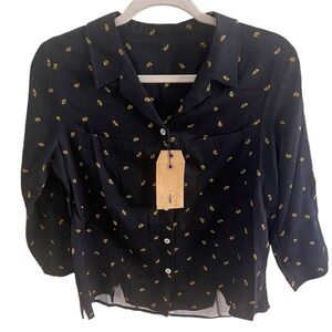 Knot Sisters Short Sleeve Top feather print NWT X Small